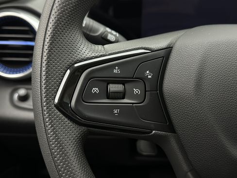 Used 2026 Chevrolet Trax LT FWD image 21