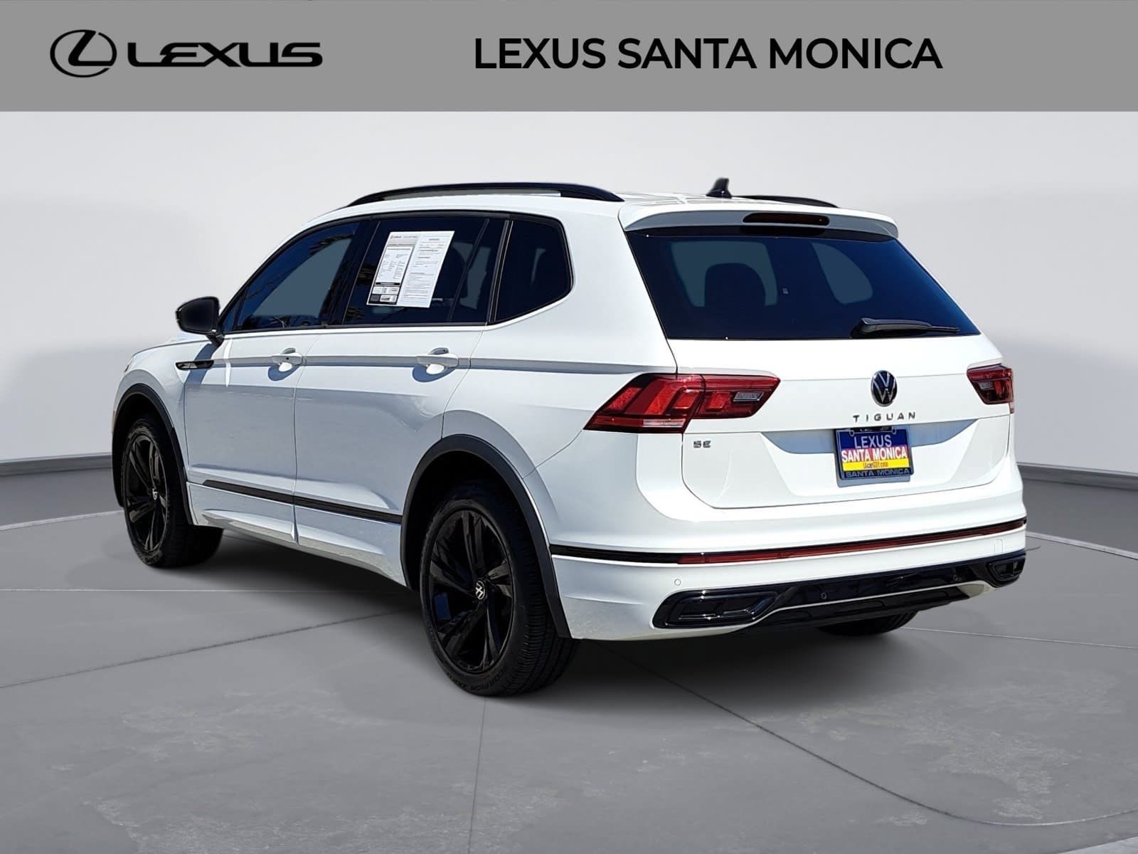 Used 2023 Volkswagen Tiguan SE R-Line FWD image 7