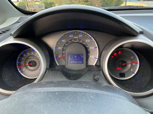 Used 2011 Honda Fit Sport image 15