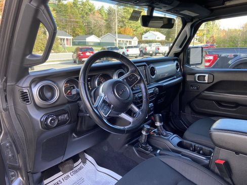 Used 2020 Jeep Wrangler Unlimited Sahara image 16