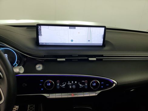 Used 2023 Genesis GV70 2.5T w/ Sport Prestige Package image 16