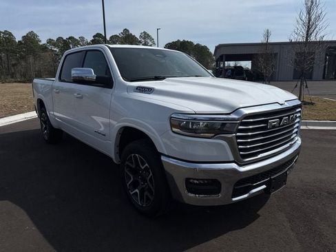 Used 2025 RAM 1500 Laramie image 10