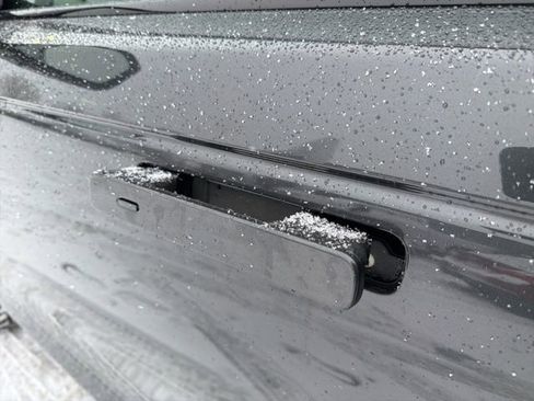 Used 2020 Land Rover Range Rover Velar R-Dynamic S image 19