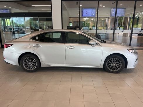 Used 2018 Lexus ES 350 w/ Premier Package FWD image 2
