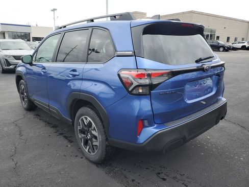 Used 2026 Subaru Forester Premium AWD/4WD image 2