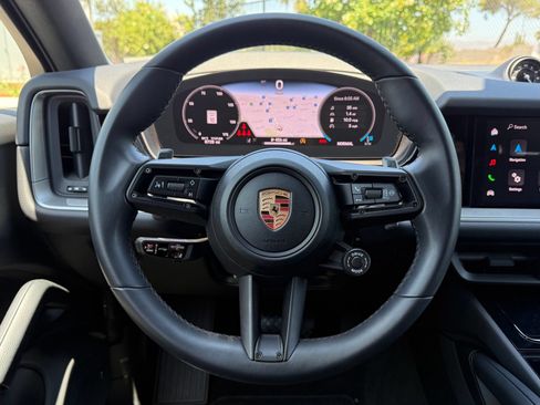 Used 2025 Porsche Cayenne Coupe AWD/4WD image 15