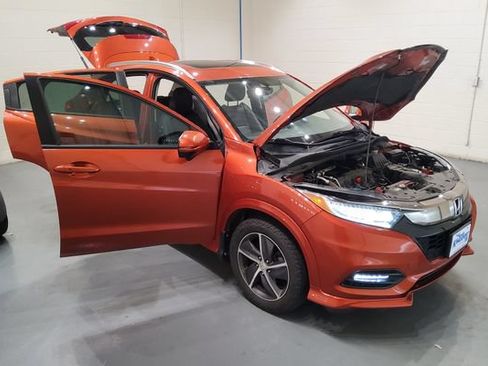 Used 2020 Honda HR-V Touring image 12