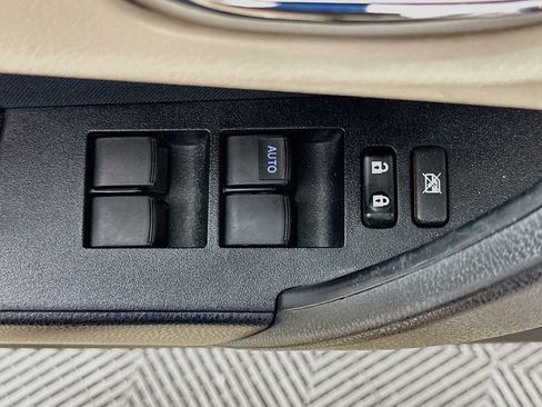 Used 2014 Toyota Corolla LE FWD image 20