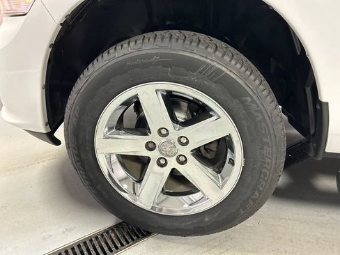 Used 2018 RAM 1500 Express w/ Express Value Package AWD/4WD image 9