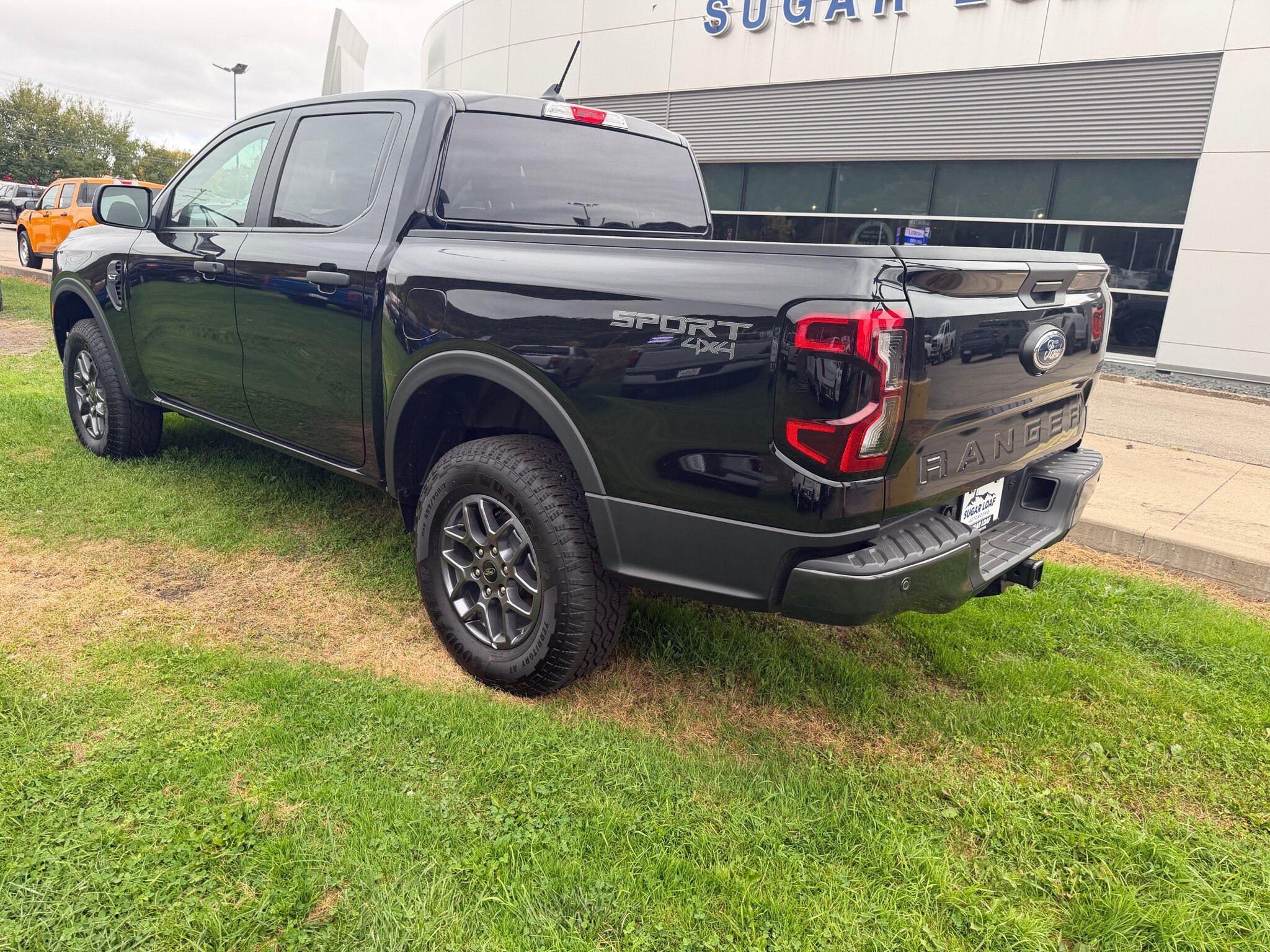 Used 2025 Ford Ranger XLT w/ Trailer Tow Package AWD/4WD image 3