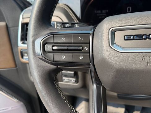 Used 2025 GMC Yukon XL Denali Ultimate AWD/4WD image 25