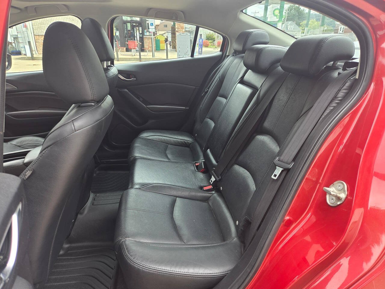 Used 2017 MAZDA MAZDA3 Grand Touring w/ Premium Equipment Package FWD image 10