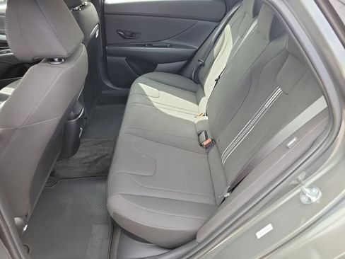 Certified 2025 Hyundai Elantra SEL image 21