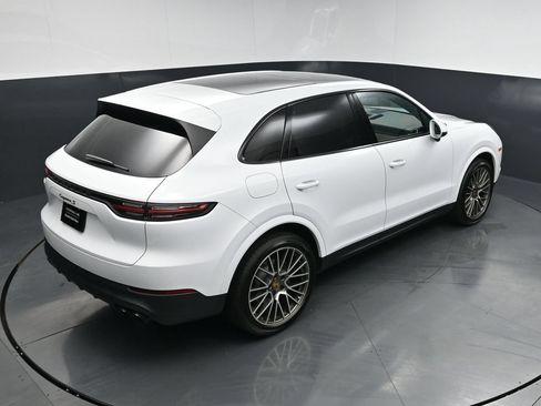 Certified 2022 Porsche Cayenne S Platinum AWD/4WD image 18