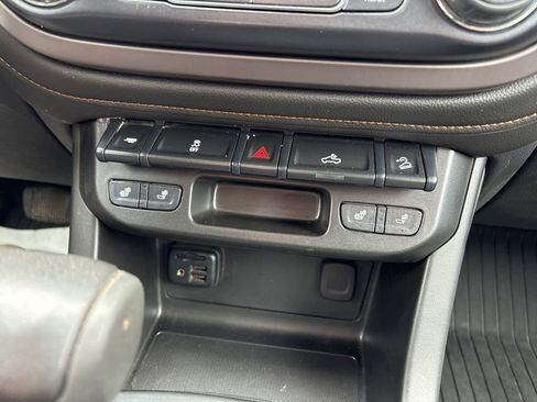 Used 2021 GMC Canyon AT4 image 44