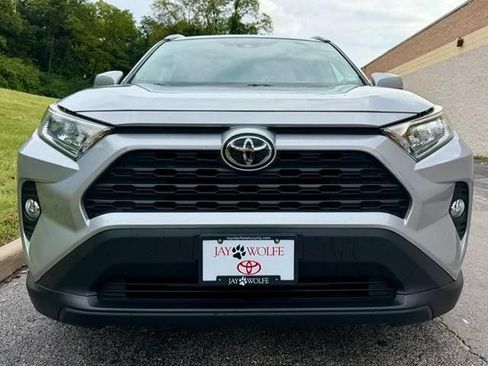 Used 2019 Toyota RAV4 XLE AWD/4WD image 3