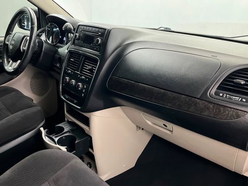 Used 2014 Dodge Grand Caravan American Value Package w/ UConnect Hands-Free Group image 24