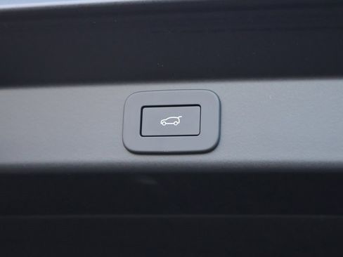 New 2026 Land Rover Range Rover Sport Dynamic SE image 17