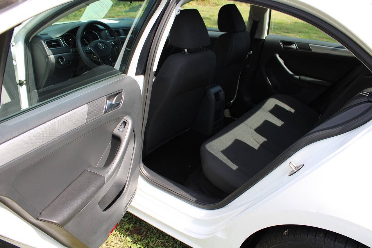Used 2016 Volkswagen Jetta SE FWD image 29
