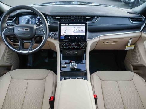 New 2025 Jeep Grand Cherokee L Limited image 12