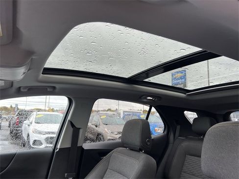 Used 2021 Chevrolet Equinox LT image 18