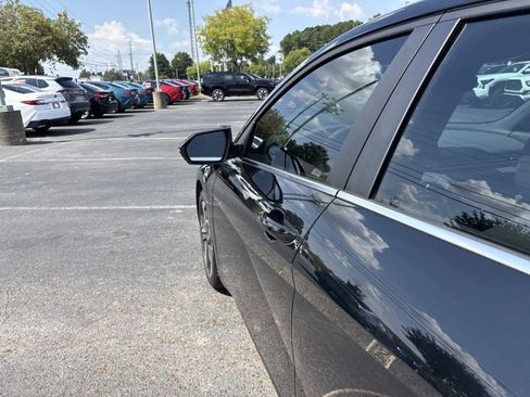 Used 2022 Hyundai Elantra SEL w/ Convenience + Premium Package FWD image 30