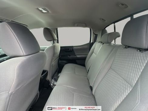 Used 2022 Toyota Tacoma SR w/ SR Convenience Package image 12