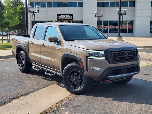 Used 2023 Nissan Frontier PRO-4X w/ Pro-4X Premium Package image 3