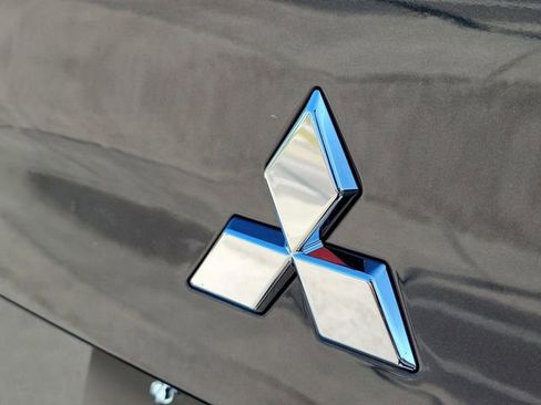 New 2026 Mitsubishi Outlander SE image 7
