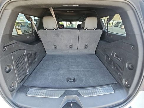 Used 2022 GMC Yukon XL AT4 w/ AT4 Premium Plus Package image 17