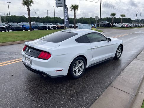 Used 2021 Ford Mustang Coupe RWD image 7