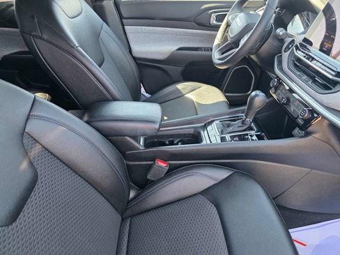 Certified 2024 Jeep Compass Latitude AWD/4WD image 20