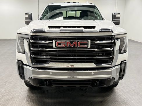 New 2026 GMC Sierra 2500 SLT image 9