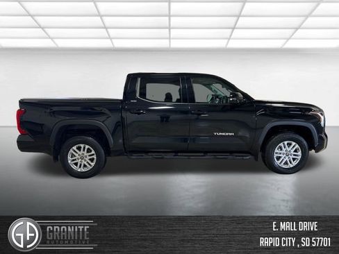 Used 2022 Toyota Tundra SR5 w/ Advanced Technology Package AWD/4WD image 6