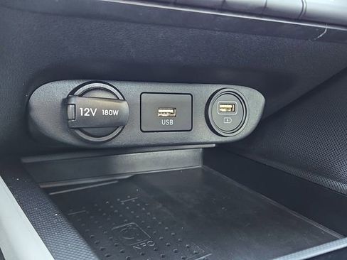 Certified 2023 Hyundai Elantra Limited w/ Preferred Accessory Package FWD image 15