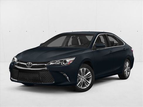 Used 2015 Toyota Camry XLE image 1