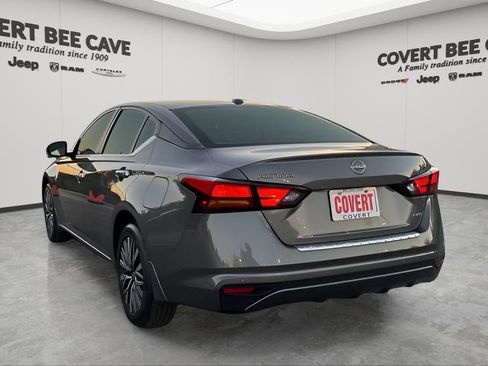 Used 2023 Nissan Altima 2.5 SV image 7