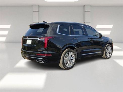 Certified 2025 Cadillac XT6 Premium Luxury image 5