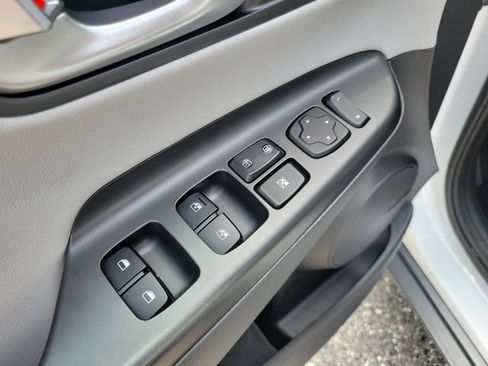 Used 2022 Hyundai Kona Limited AWD/4WD image 21