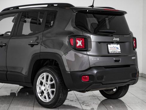 Used 2019 Jeep Renegade Latitude w/ Popular Equipment Group image 59
