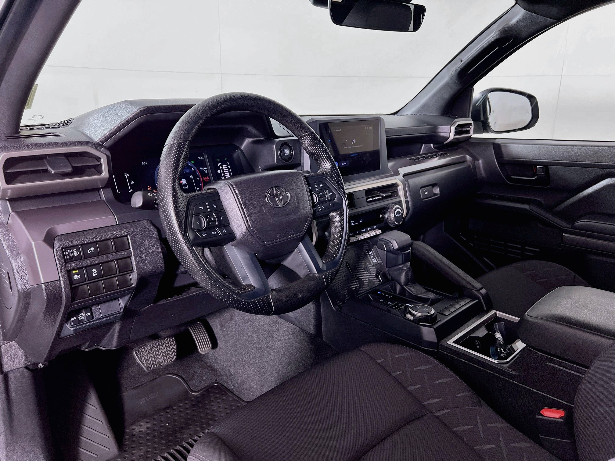 Used 2026 Toyota Tacoma SR5 AWD/4WD image 9