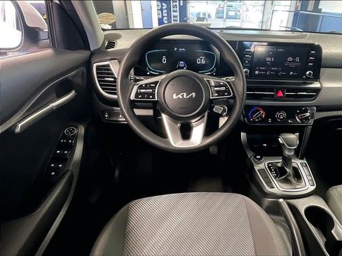 Used 2024 Kia Seltos LX AWD/4WD image 18