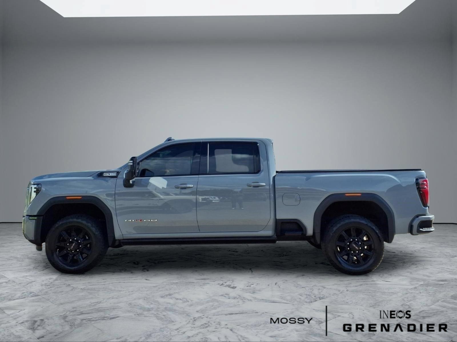 Used 2025 GMC Sierra 2500 AT4 w/ AT4 Premium Plus Package AWD/4WD image 5