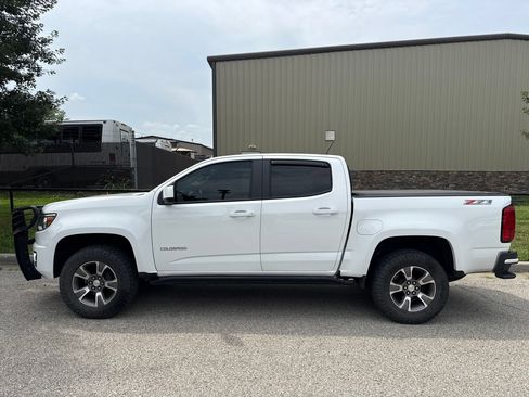 Used 2020 Chevrolet Colorado Z71 AWD/4WD image 9