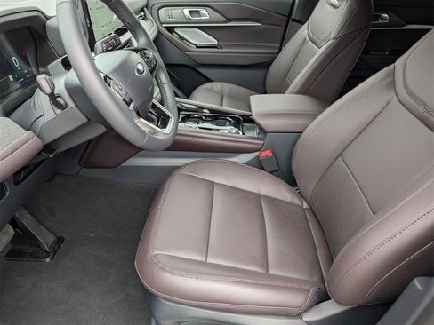 New 2026 Ford Explorer Platinum image 15