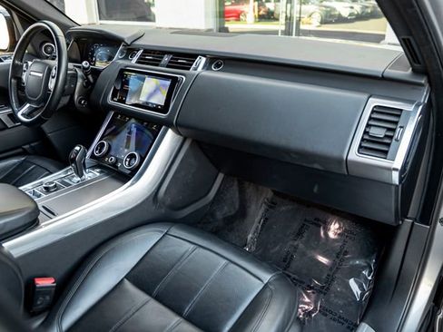 Used 2020 Land Rover Range Rover Sport HSE image 29