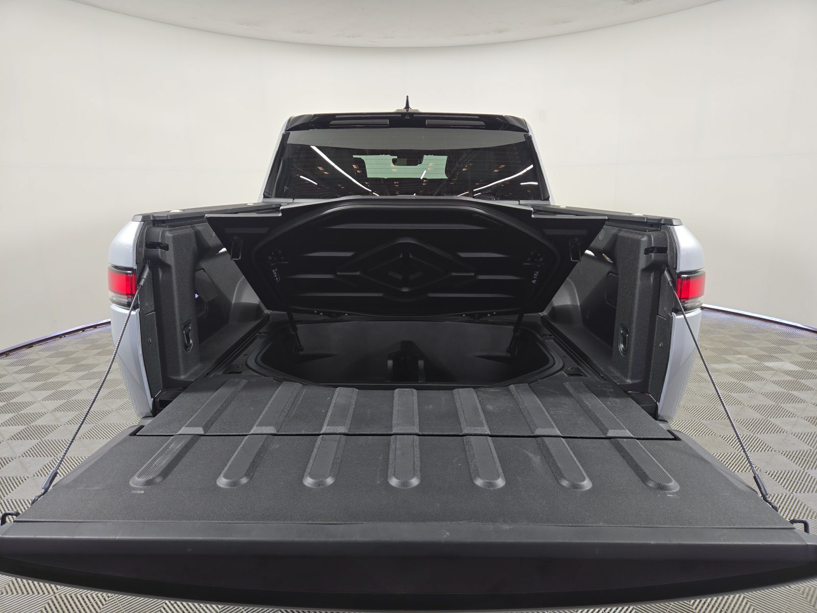 Used 2024 Rivian R1T Adventure Dual AWD/4WD image 15