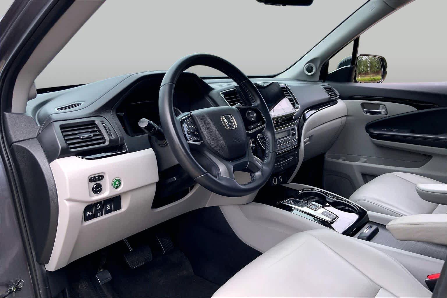 Used 2021 Honda Pilot Touring image 18