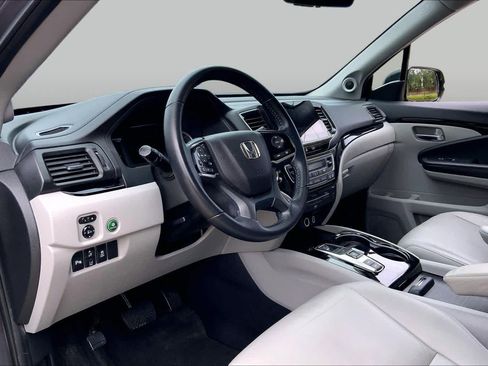 Used 2021 Honda Pilot Touring image 18