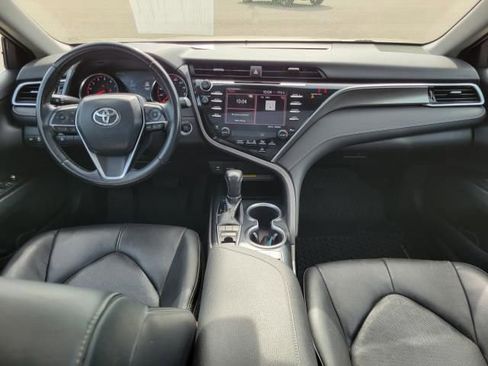 Used 2018 Toyota Camry XSE FWD image 10